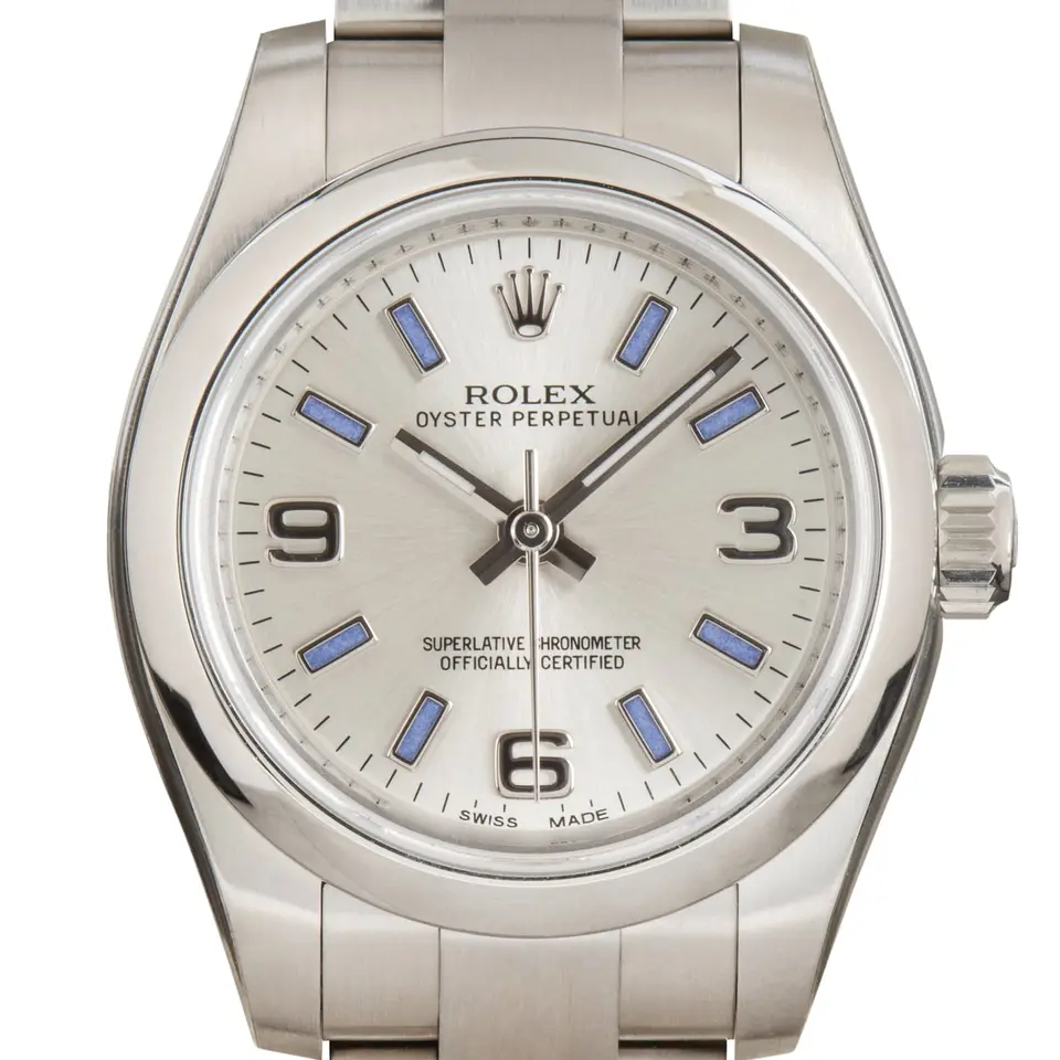 Rolex Oyster Perpetual 26 176200 with a silver dial with 3, 6 and 9 numerals, smooth steel bezel and steel Oyster bracelet, a pre-owned example, studio close-up of the case